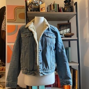 Levi’s Sherpa Trucker